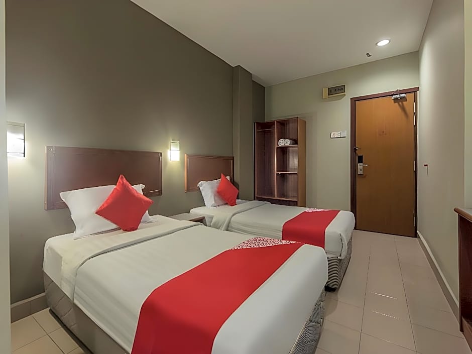 Super OYO 828 Comfort Hotel Shah Alam