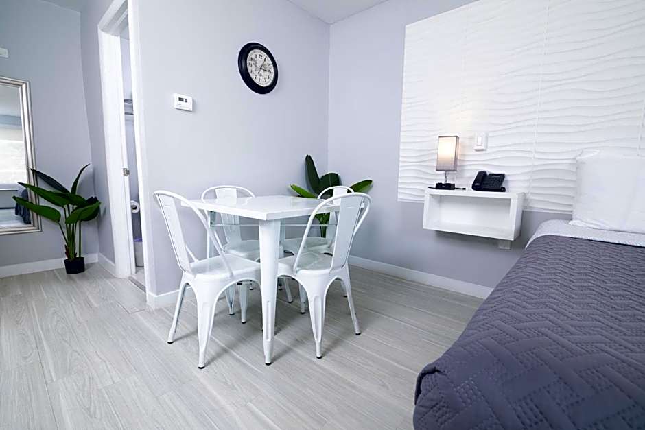 Disney 12 minutes for family, Pool and parking FREE