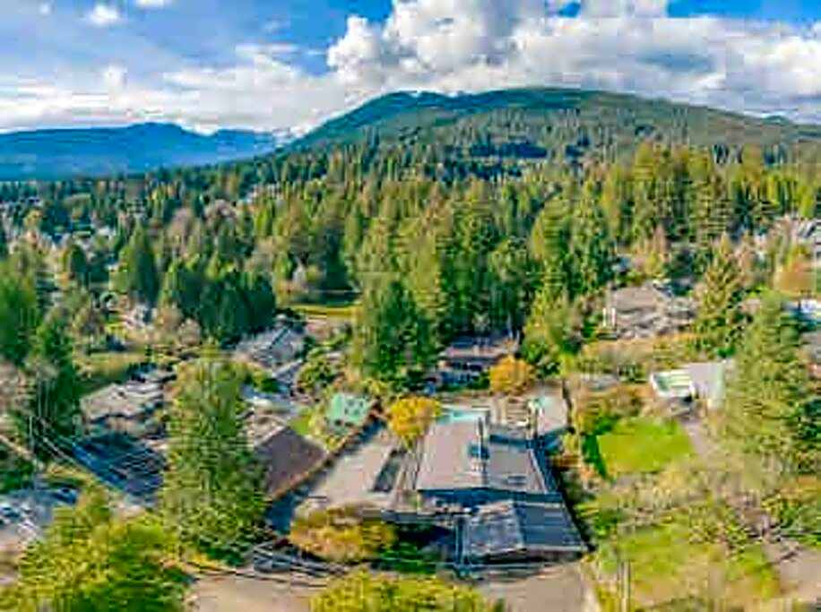 The Lions Self Contained Suite, Shared Pool, Hot Tub, Views