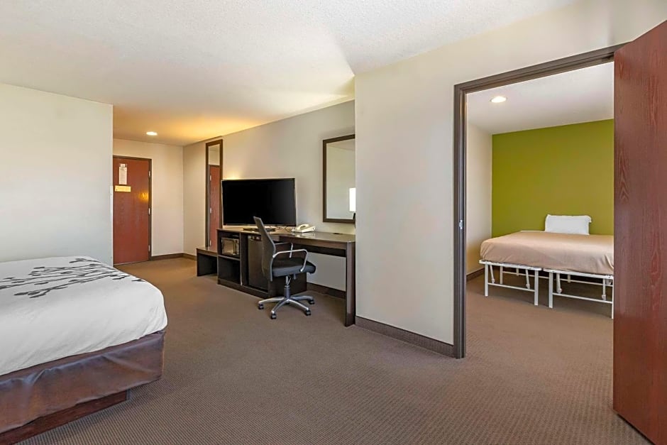 Sleep Inn & Suites Pleasant Hill