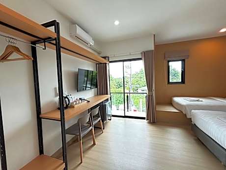 1 Queen Bed and 1 Single Bed, Standard Room with Garden View