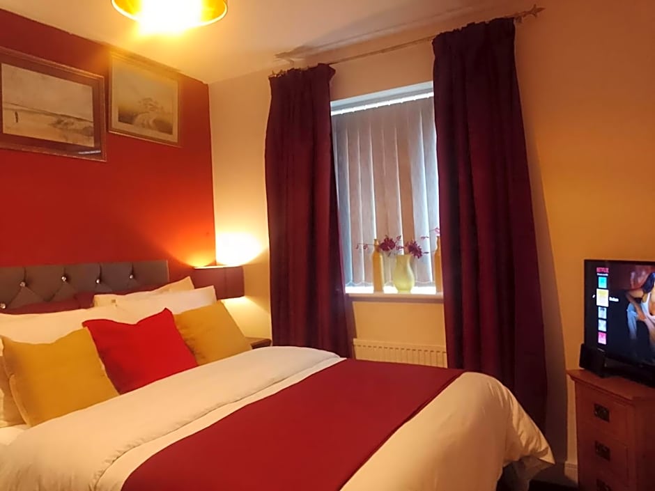 Cosy Stay in Walsall by Ideal Home