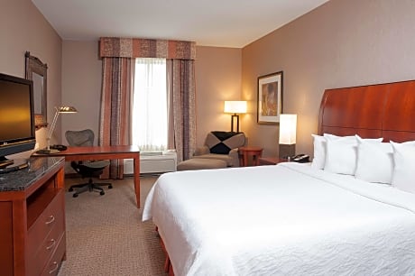 1 King Premium W/In-Room Drinks-Snacks