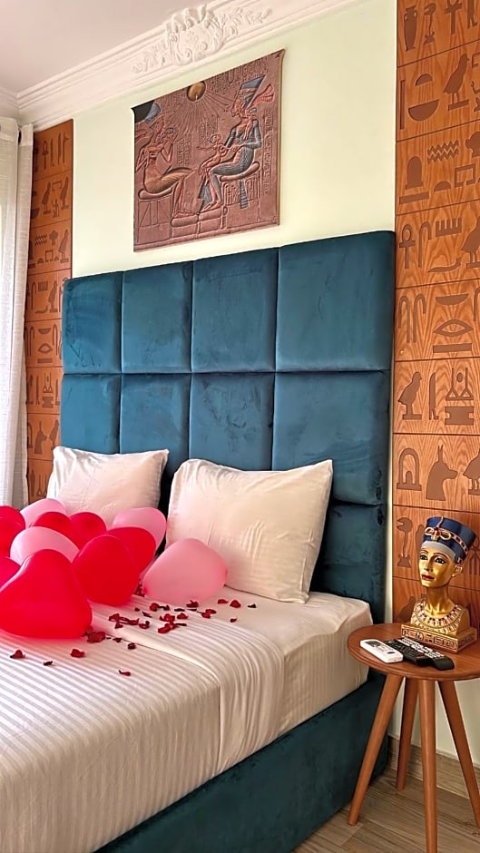 Jimmy Pyramids Hotel