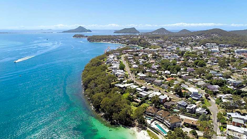 Dutchies Motel Nelson Bay & Dutchmans Beach Apartments