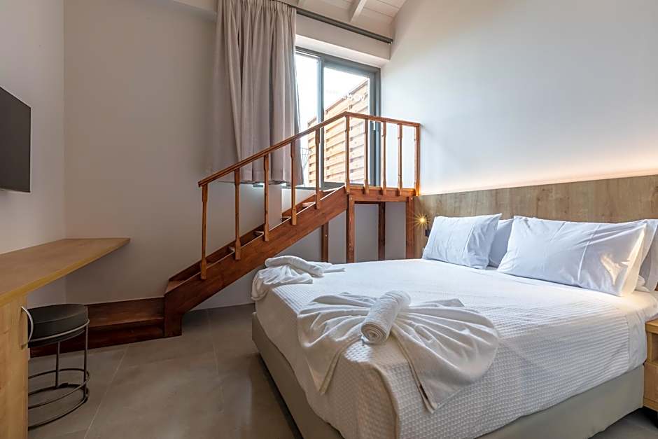 Photo 1 of 5 of 1 Double Bed or 2 Beds, Land View