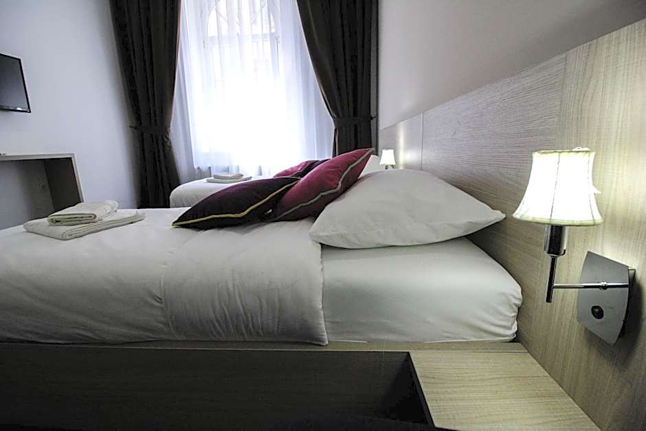Hotel Story