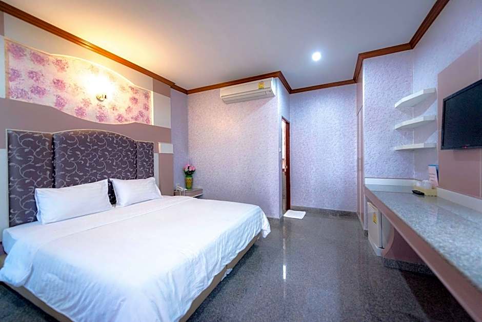 Martina Hotel Surin