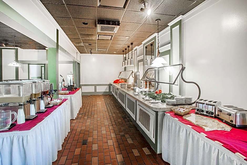 Ramada by Wyndham Jacksonville I-95 by Butler Blvd