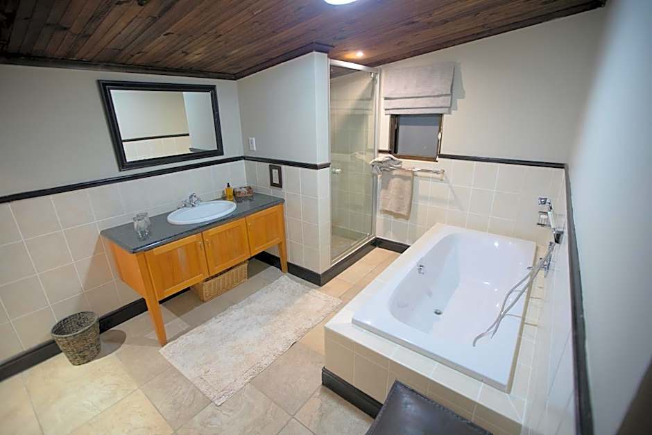 Swartberg Private Game Lodge