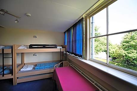 6-Bed Mixed Dormitory Room