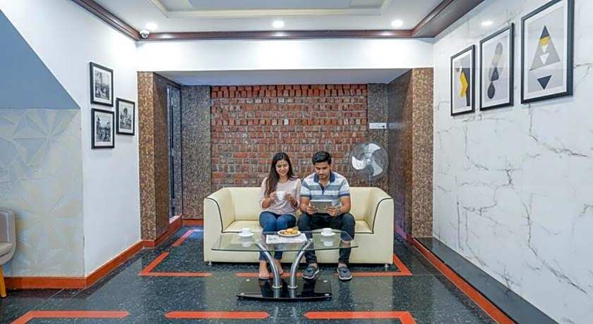 FabHotel Savi Inn - Nr. Mantri Square Mall
