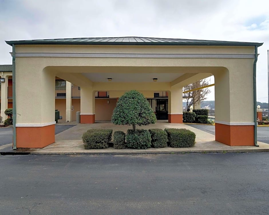 Quality Inn & Suites Clarksville