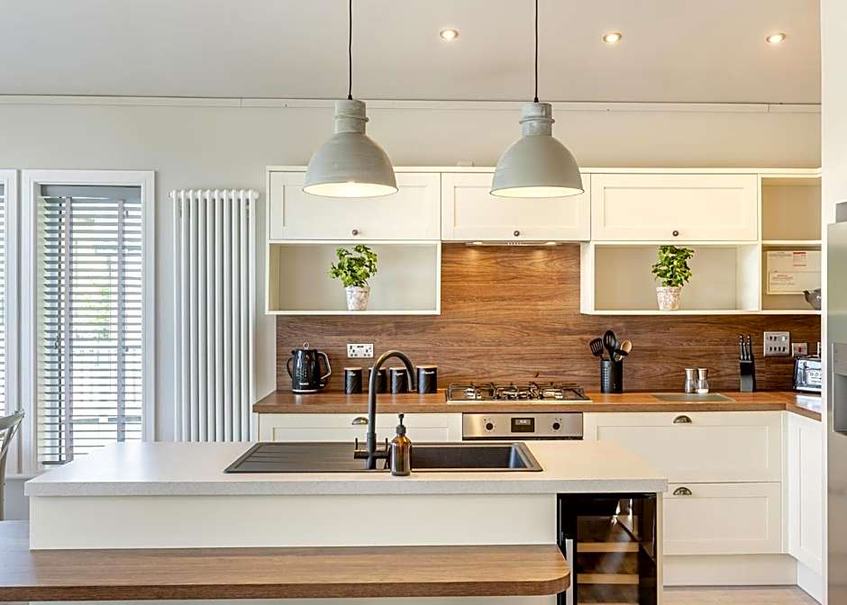 Woodhall Country Park Lodges