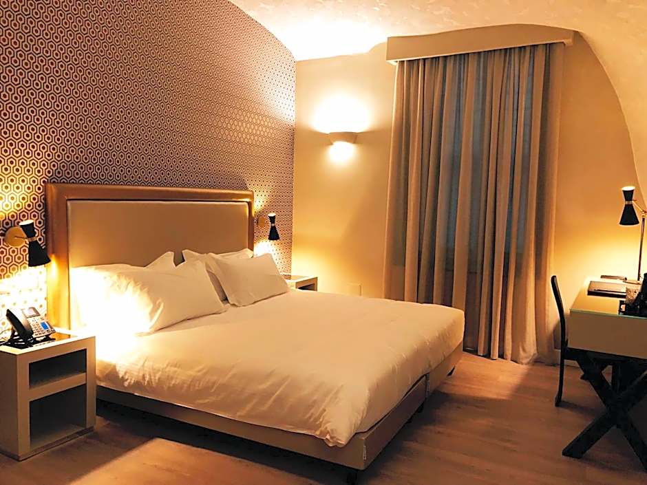 Caruso Place Luxury Rooms & Suites