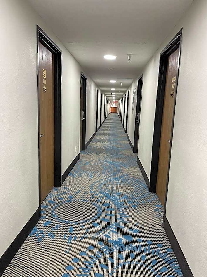 Days Inn by Wyndham Colby