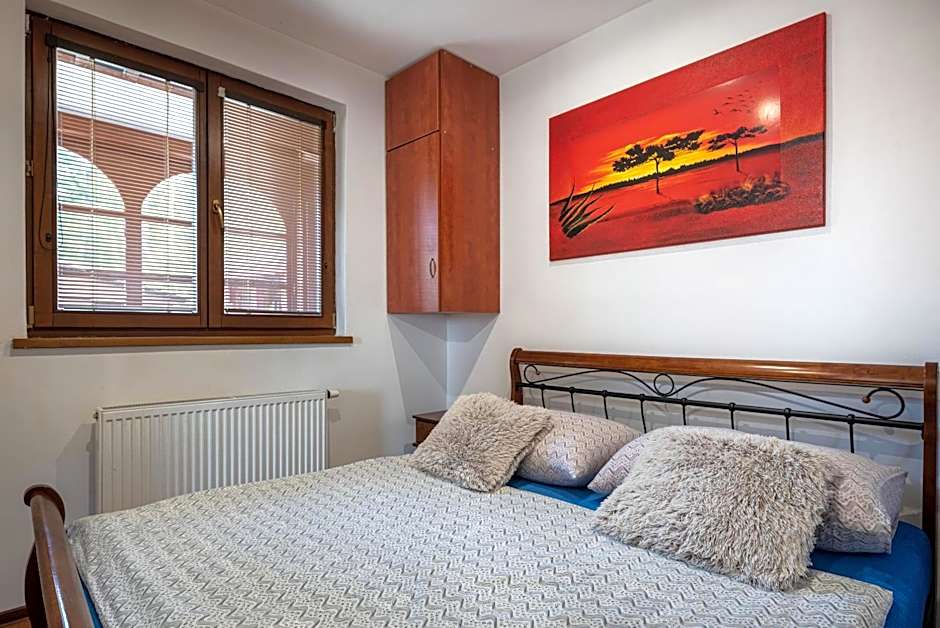 CHATY - woodyganovce sk