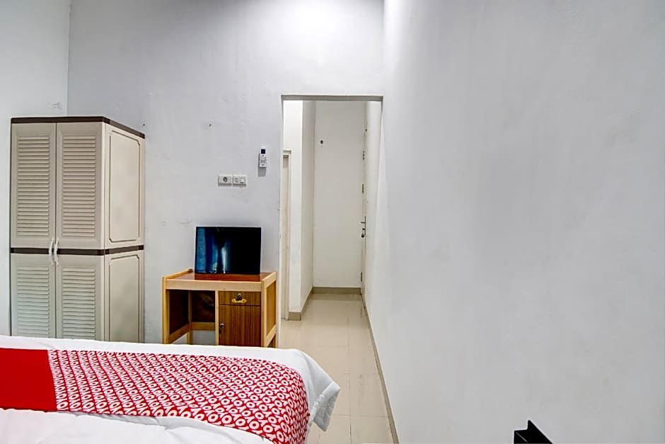 Hotel O Raya Guest House Syariah