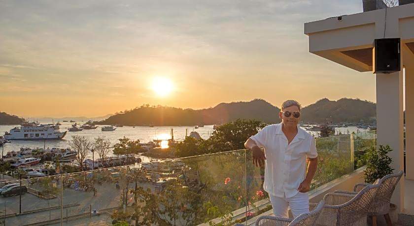 DEJAVU 2.0 HOTEL BAJO KOMODO