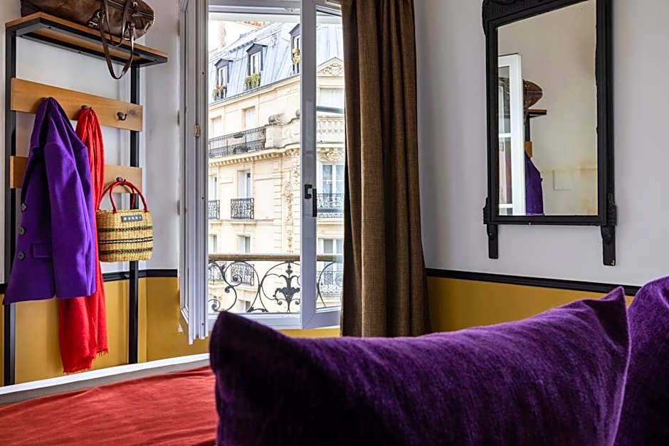 Le Village Montmartre by Hiphophostels