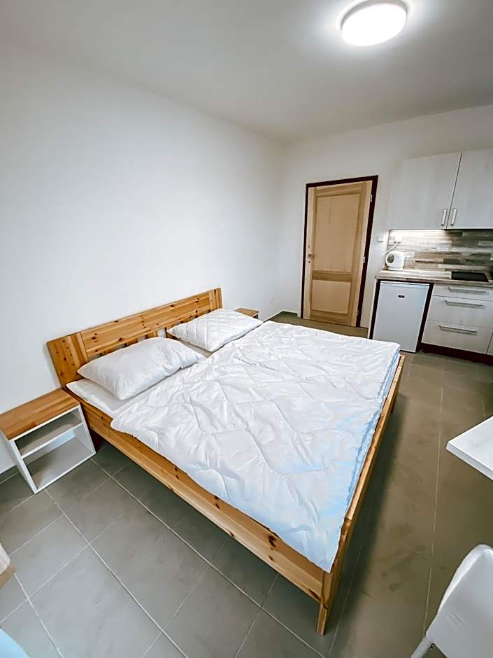 Chaty a Apartmány Hracholusky Kemp Kosatka