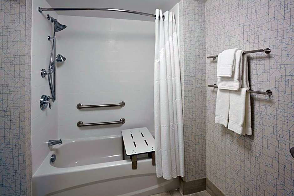 Holiday Inn Express Roseville-St. Paul By IHG
