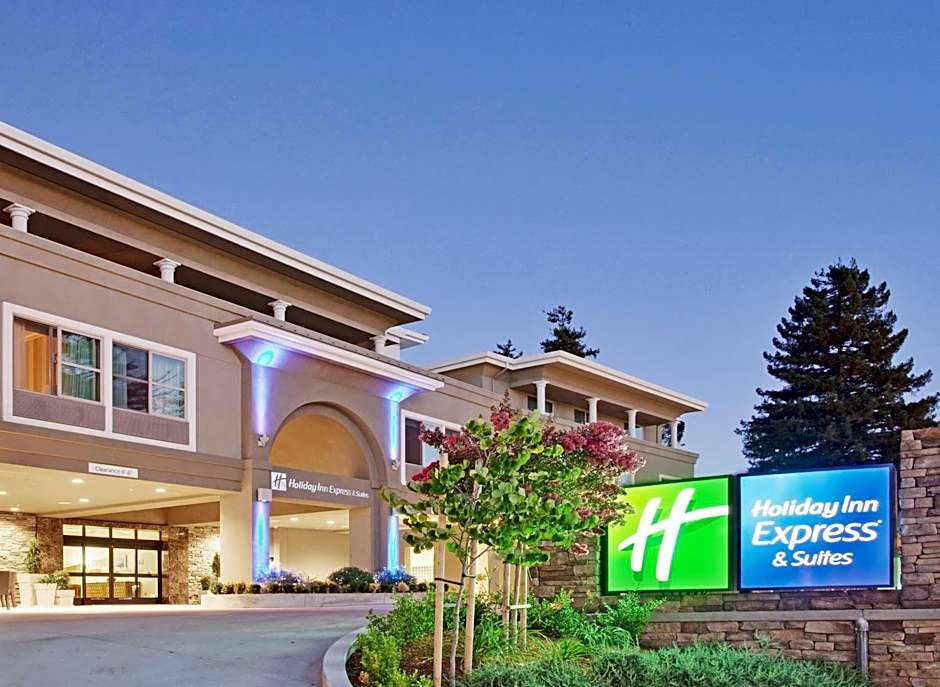 Holiday Inn Express Hotel & Suites Santa Cruz By IHG