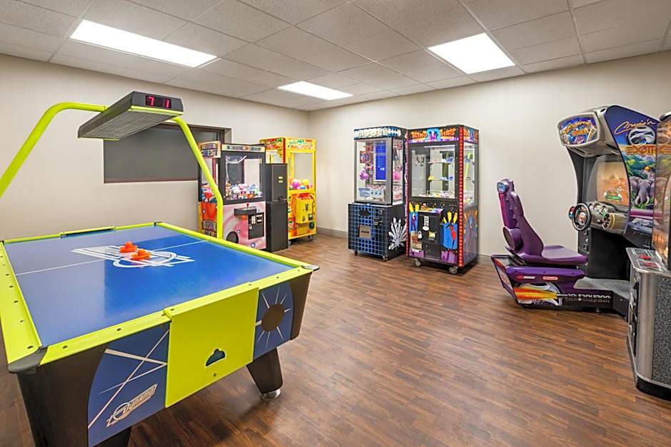 La Quinta Inn & Suites by Wyndham Lake George