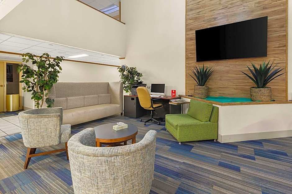 Quality Inn & Suites Altoona