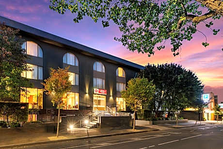BEST WESTERN PLUS Travel Inn