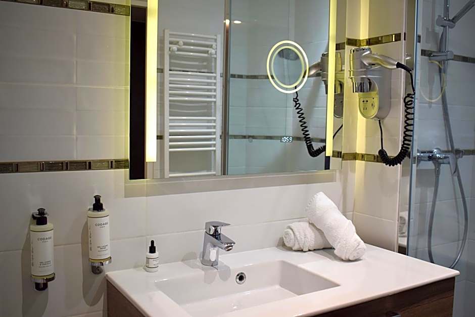 Le Trophée By M Hôtel Spa