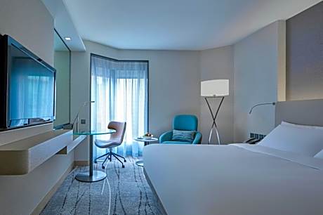 Elite Deluxe Room with Executive Lounge Access