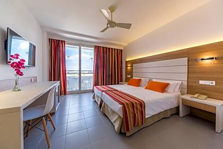 Triple Room (3 Adults)