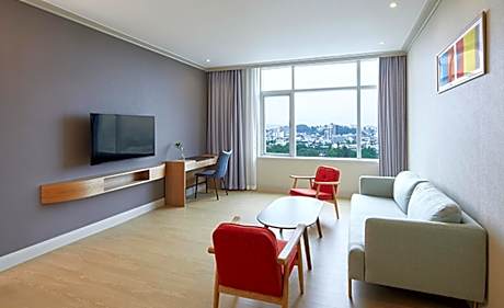 Suite Twin with City View