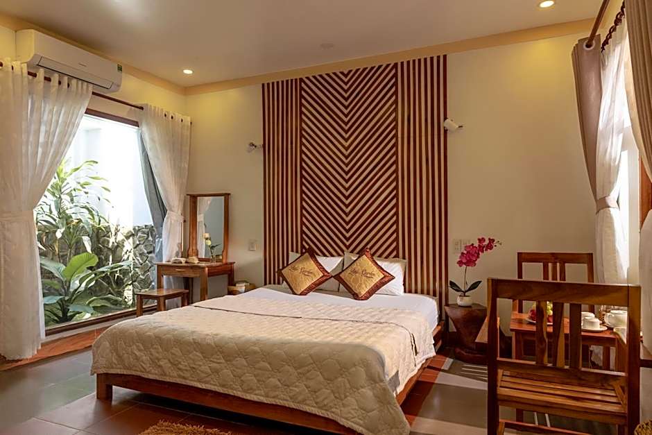 Little Garden Bungalow