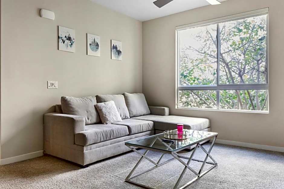 Luxury 2 Bedroom 2 Bathroom With Fitness Center and Pool