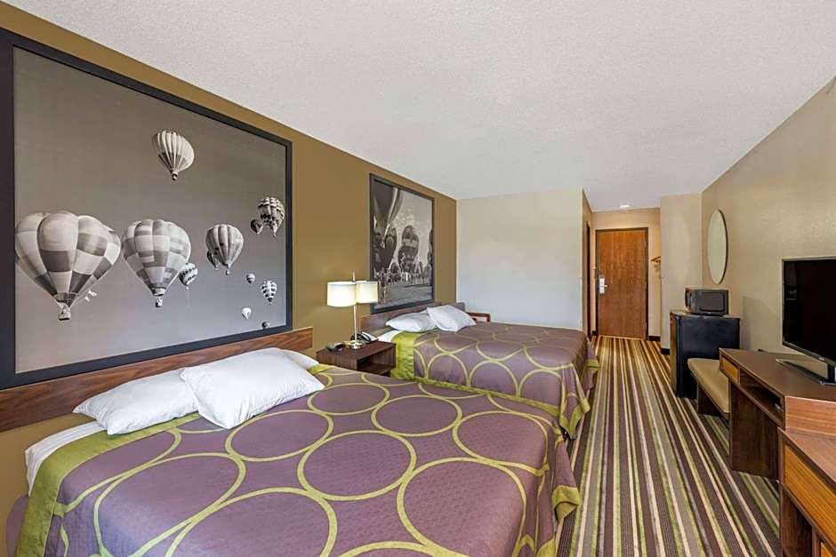 Super 8 by Wyndham Roswell