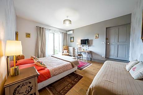 Standard Twin Room with Garden View