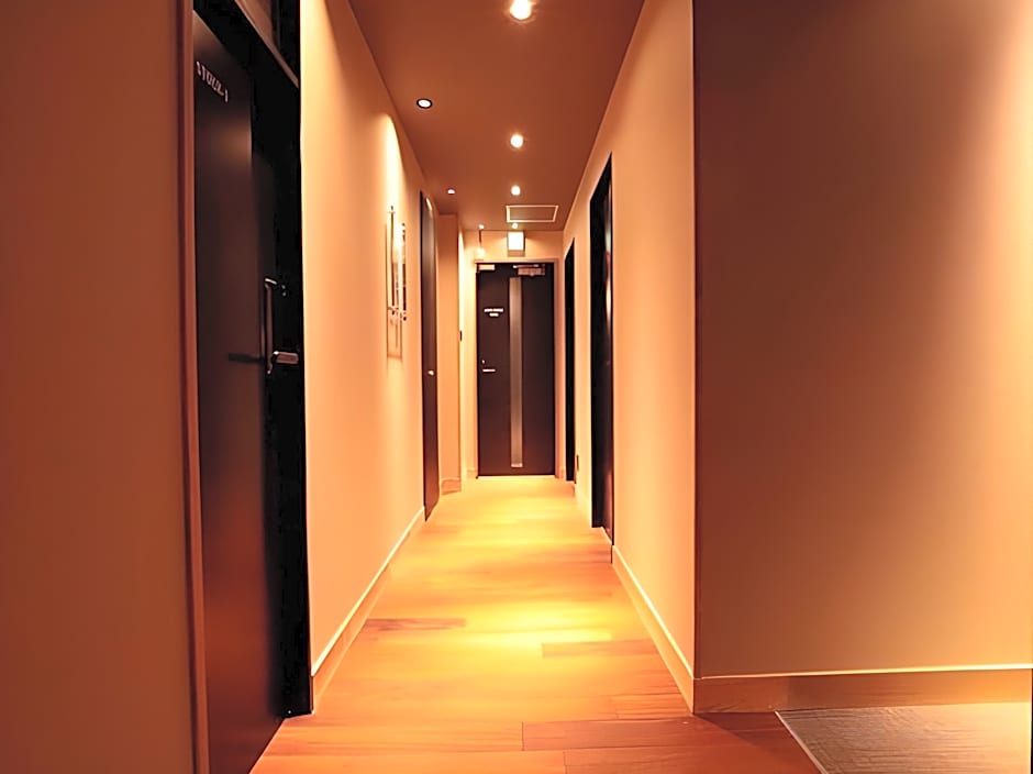 UNDER RAILWAY HOTEL AKIHABARA