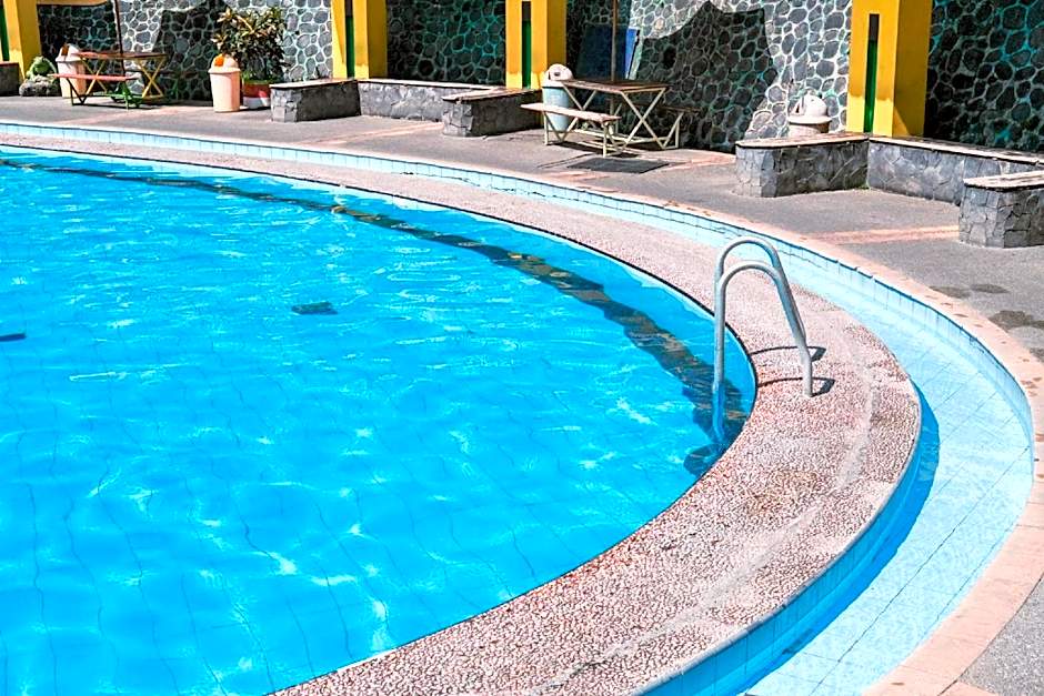 Kapal Garden Hotel at Taman Rekreasi Sengkaling