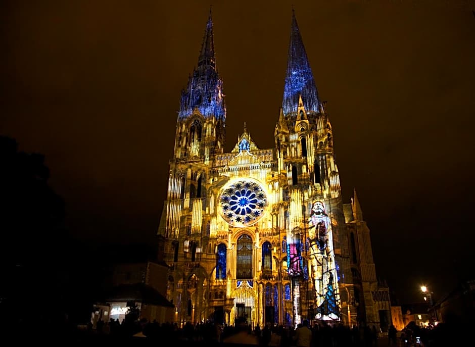 B&B HOTEL Chartres Centre Cathédrale 3 étoiles