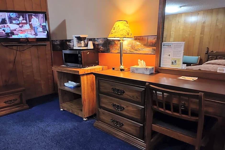 Love Hotels Voyageur by OYO at International Falls MN