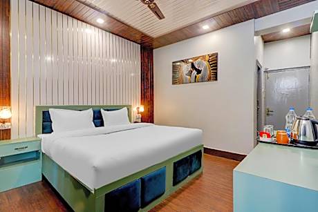 Collection O Hi Hotel & Restaurant