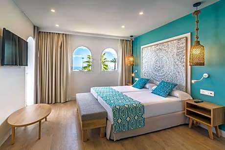 Superior Room with Sea View (3 Adults)