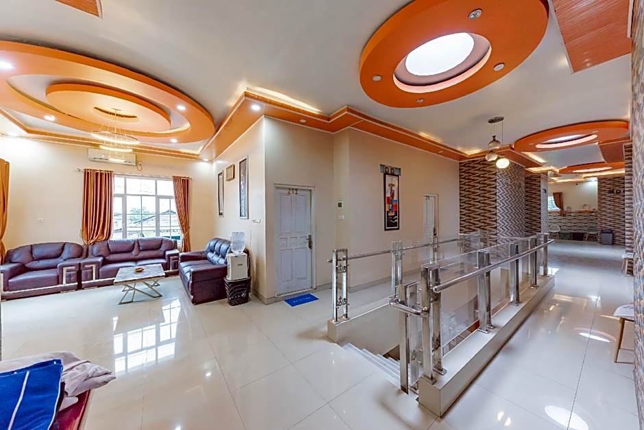 Urbanview Hotel Rifal Home Tegal