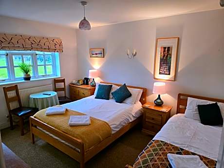 Deluxe Double Room with Extra Bed