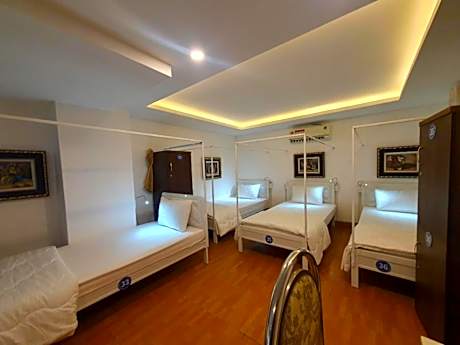 Single Bed in 6-Bed Dormitory Room