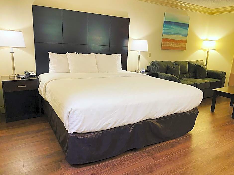 Clarion Hotel & Conference Center