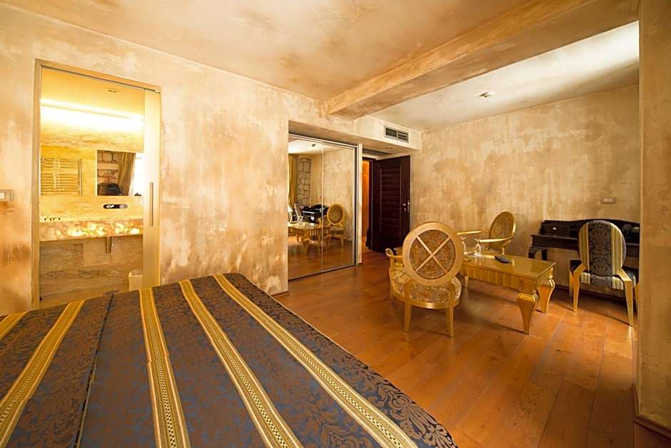 Photo 1 of 11 of Junior Suite, Sea View