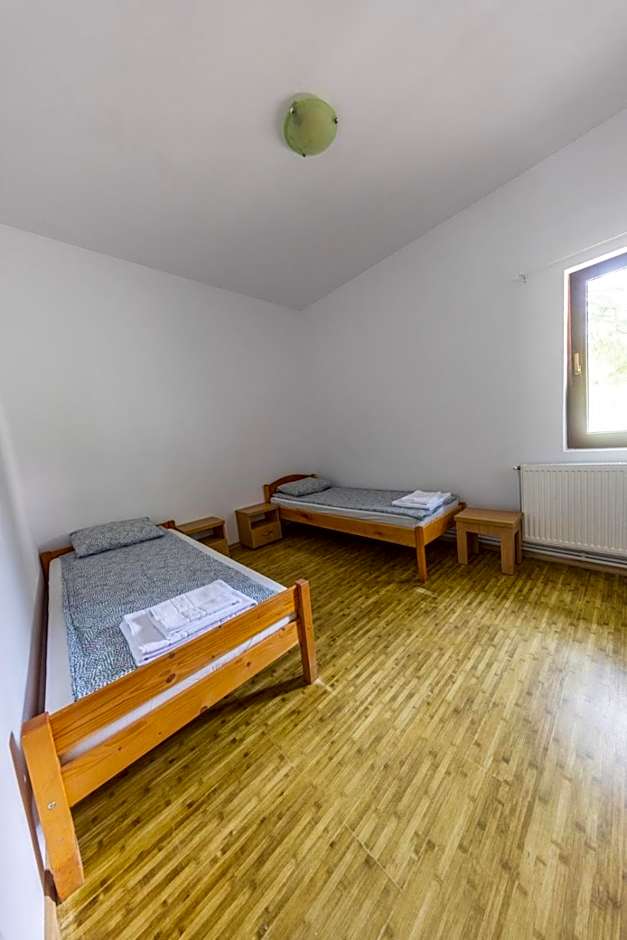 Route 68 Hostel Gurasada Park